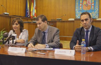 El Director de Fondos Europeos informa a los empresarios de la comarca de que existen ayudas que no se utilizan.